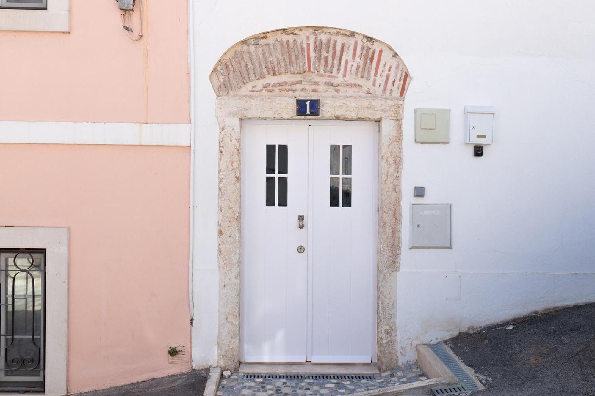 Classic Lisbon Homes: Bright & Central In Belem ภายนอก รูปภาพ